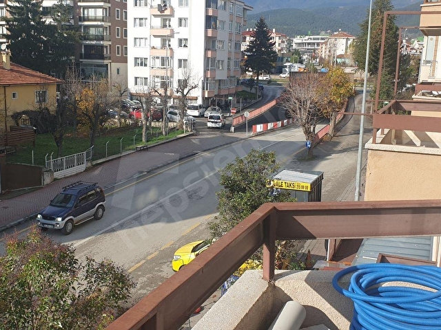 BAHÇELİEVLER MAHALLESİNDE İÇİ KOMPLE YENİLENEN SATILIK 2+1 DAİRE - Görsel 19