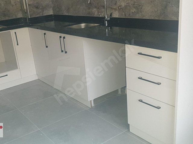 BAHÇELİEVLER MAHALLESİNDE İÇİ KOMPLE YENİLENEN SATILIK 2+1 DAİRE - Görsel 10