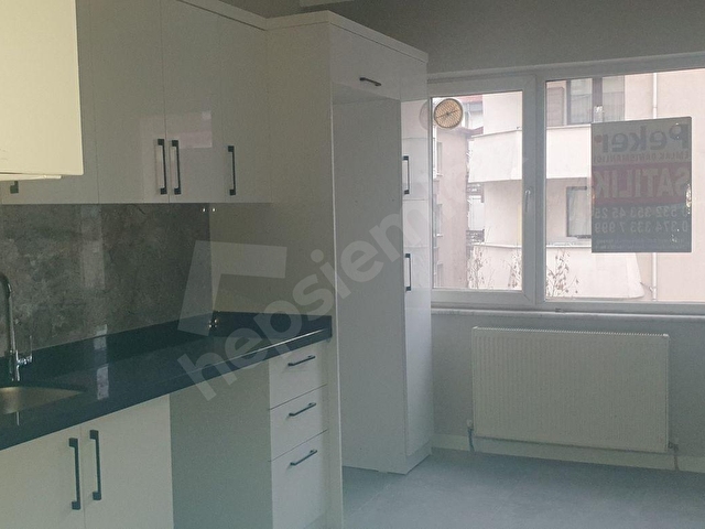 BAHÇELİEVLER MAHALLESİNDE İÇİ KOMPLE YENİLENEN SATILIK 2+1 DAİRE - Görsel 8