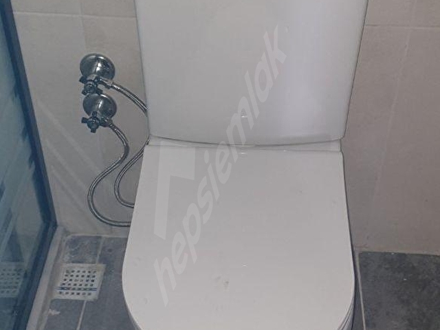 BAHÇELİEVLER MAHALLESİNDE İÇİ KOMPLE YENİLENEN SATILIK 2+1 DAİRE - Görsel 30