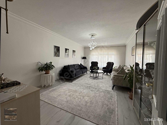CADDE ÜZERİNDE KREDİ LİMİ YÜKSEK İSKANLI 2.KAT 3+1 FIRSAT DAİRE