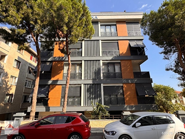 ACIBADEM YAPRAK SOKAKTA, SIFIR BİNADA, İSKANLI 3+1 SATILIK DAİRE