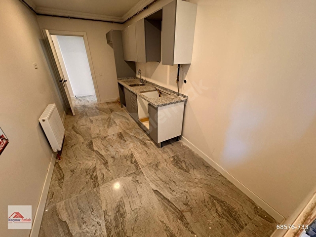 ACIBADEM YAPRAK SOKAKTA, SIFIR BİNADA, İSKANLI 3+1 SATILIK DAİRE - Görsel 13