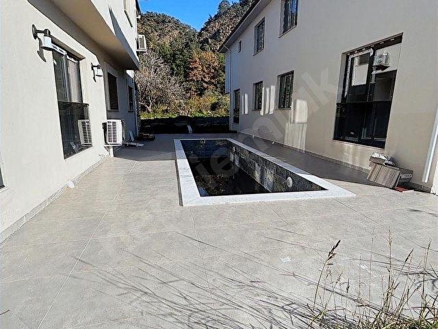 ORTACADA HAVUZLU SİTE İÇİNDE 3+1 FULL EŞYALI SATILIK VİLLA - Görsel 25