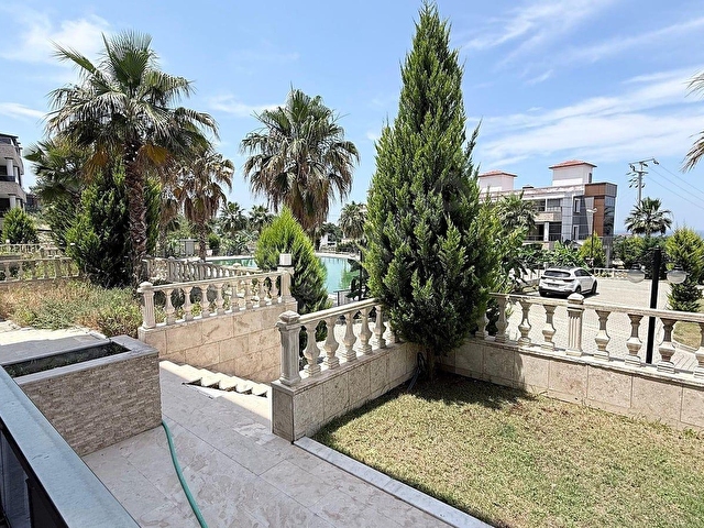 Kuşadasında Havuzlu Sitede Eşyalı ve Asansörlü Villa | TEKCE - Görsel 10
