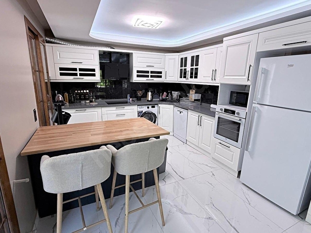 Kuşadasında Havuzlu Sitede Eşyalı ve Asansörlü Villa | TEKCE - Görsel 17