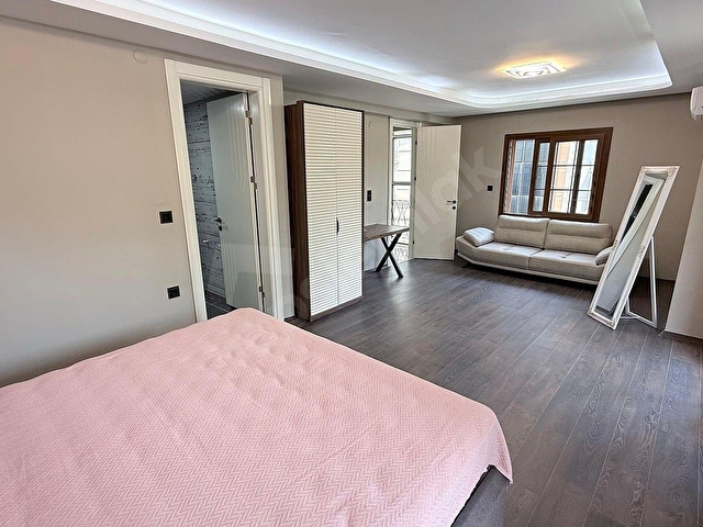 Kuşadasında Havuzlu Sitede Eşyalı ve Asansörlü Villa | TEKCE - Görsel 28