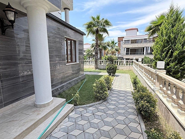 Kuşadasında Havuzlu Sitede Eşyalı ve Asansörlü Villa | TEKCE - Görsel 11