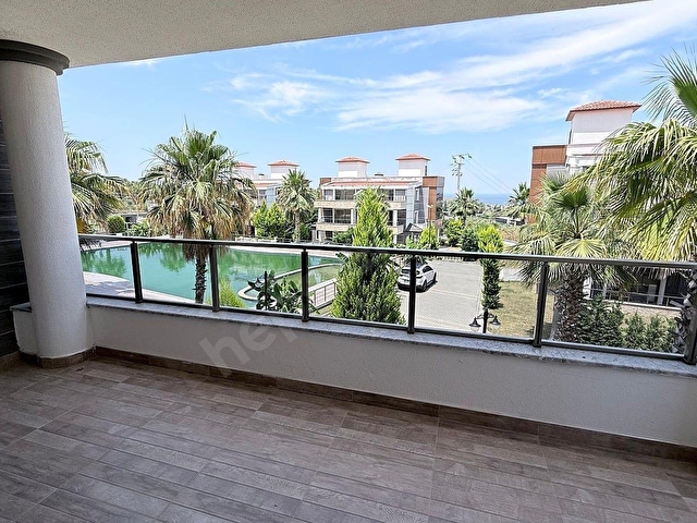Kuşadasında Havuzlu Sitede Eşyalı ve Asansörlü Villa | TEKCE - Görsel 29