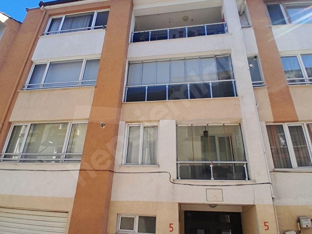 GAYE EMLAKTAN ESOGÜ YAKININDA 1+1 SATILIK KİRACILI DAİRE