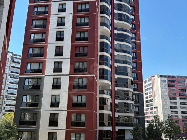 ANKARA İLİ YENİMAHALLE İLÇESİ CUMHURİYET MAHALLESİ ATAKÖY SİTESİNDE 11. KATTA 3+1  SATILIK DAİRE