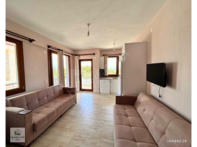DATÇA MERKEZDE DENİZ MANZARALI EŞYALI KİRALIK 1+1 DAİRE - Görsel 2