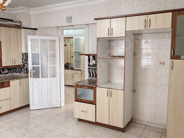 GÜVENEVLERDE GENİŞ 3+1 DAİRE - Görsel 14