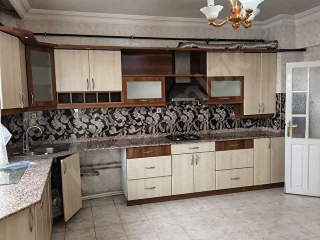 GÜVENEVLERDE GENİŞ 3+1 DAİRE
