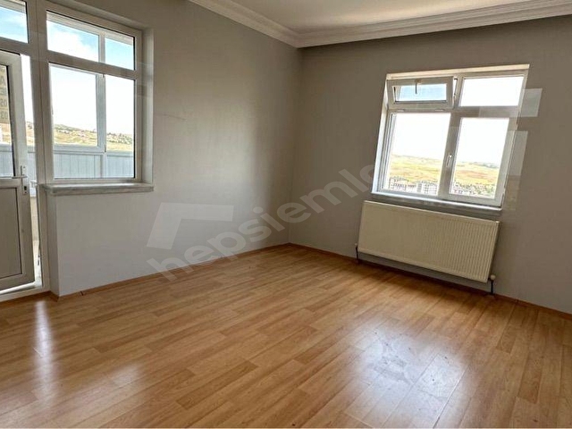 POLATLI ANADOLU DAN ŞEHİTLİK FIRSAT DAİRE KACMAZ 4+1 ORTA KAT BANYO BALKON ÇİFTTİR SÜPER KONUMLUDUR - Görsel 5