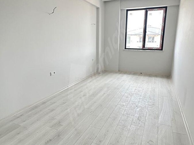 YALOVA MERKEZ GAZİ OSMAN PAŞA MAHALLESİN DE YENİ BİNA DA -2+1- SATILIK sıfır DAİRE - Görsel 12