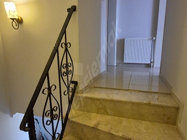Dikili Merkezde Denize Çok Yakın Eşyalı Kiralık Dubleks Daire - Görsel 13