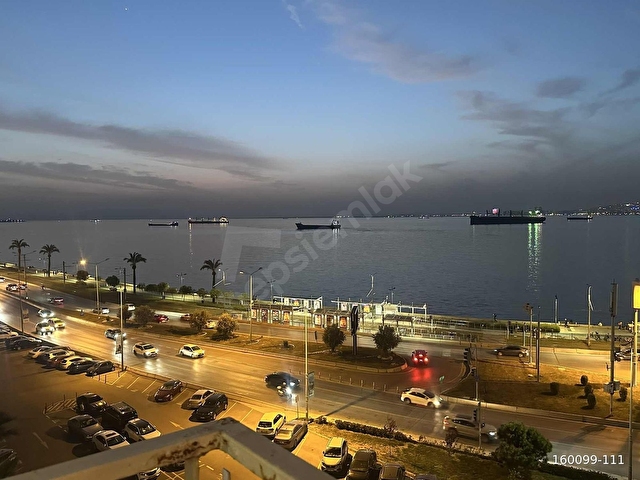 Panaromik deniz manzaralı 2+1 eşyalı kiralık yalı dairesi