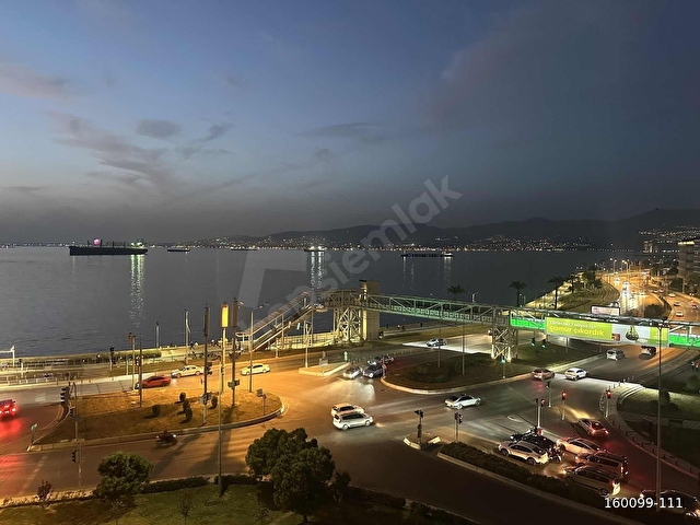 Panaromik deniz manzaralı 2+1 eşyalı kiralık yalı dairesi - Görsel 2