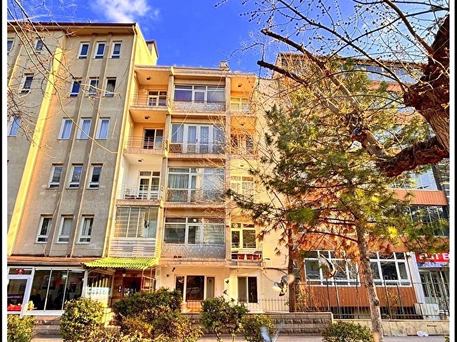 SAKARYA CADDESİ 4 KATTA KOMBİLİ ASANSÖRLÜ 3+1 DAİRE - Görsel 2