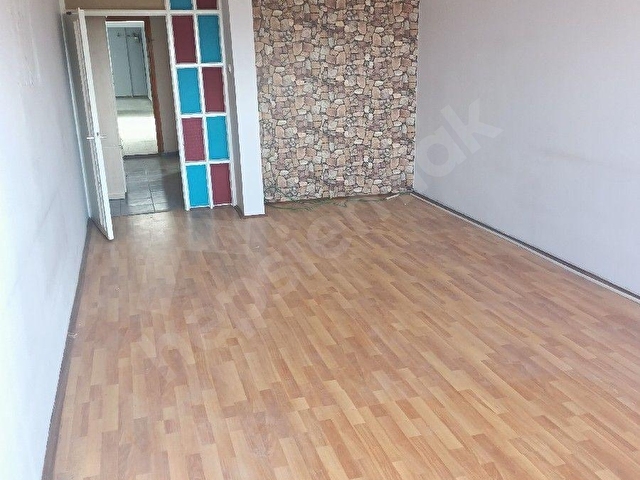 Sümer mahallesi Yunus Emre meydanında kuzucular apt. kiralık 3+1 arakat daire