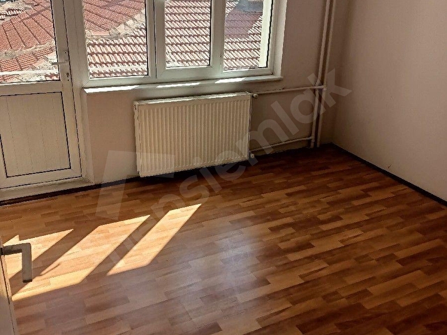 Sümer mahallesi Yunus Emre meydanında kuzucular apt. kiralık 3+1 arakat daire - Görsel 4