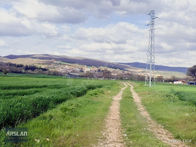 ACIL İNEGÖL SÜPÜRTÜDE YOLA CEPHE 2313 M SATILIK TARLA
