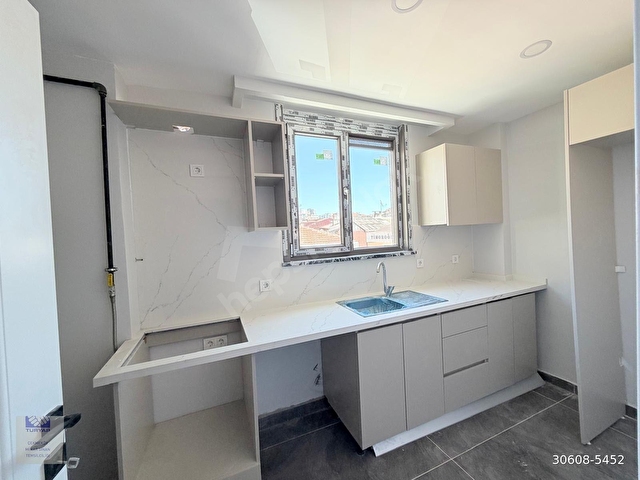 İÇERENKÖYDE FIRSAT DAİRE! MERKEZİ LOKASYONDA 2+1 SATILIK ARAKAT - Görsel 18