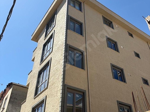 İÇERENKÖYDE FIRSAT DAİRE! MERKEZİ LOKASYONDA 2+1 SATILIK ARAKAT - Görsel 12
