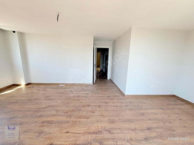 İÇERENKÖYDE FIRSAT DAİRE! MERKEZİ LOKASYONDA 2+1 SATILIK ARAKAT - Görsel 2