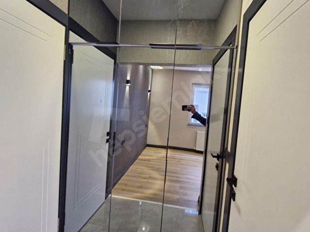 SOYLU GAYRİMENKULDEN DİKMEN CADDESİ ÜZERİNDE 140M2 3+1 1. KAT FULL YAPILI LÜKS SATILIK DAİRE - Görsel 21