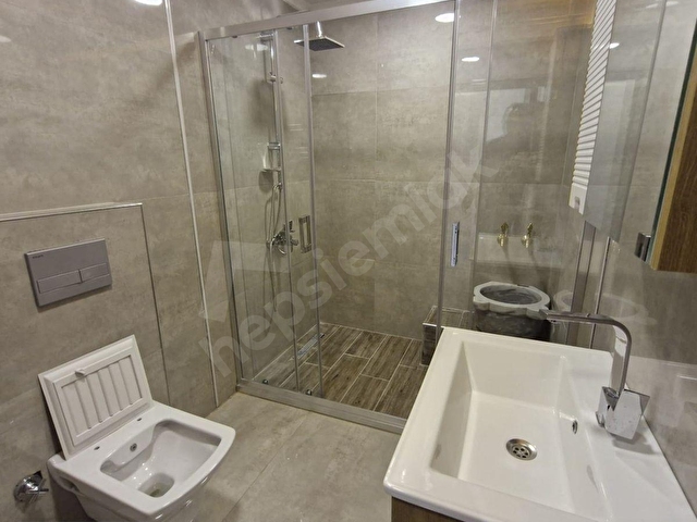 SOYLU GAYRİMENKULDEN DİKMEN CADDESİ ÜZERİNDE 140M2 3+1 1. KAT FULL YAPILI LÜKS SATILIK DAİRE - Görsel 18
