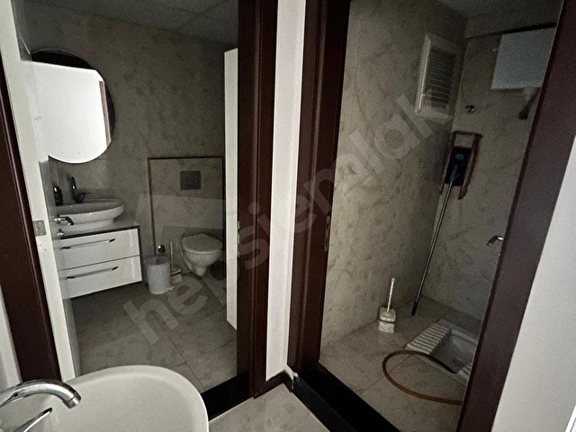 SARUHANLI EN MERKEZİ YERİNDE HARİKA KONUMDA 3+1 DAİRE - Görsel 6