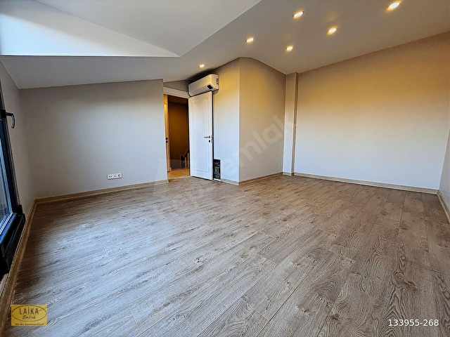 Laika Emlaktan Floryanın Kalbinde 250 m² 5+1 Tripleks Villa - Görsel 26