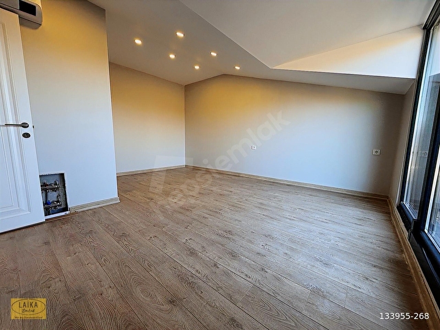 Laika Emlaktan Floryanın Kalbinde 250 m² 5+1 Tripleks Villa - Görsel 25