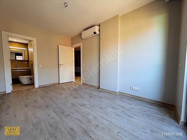 Laika Emlaktan Floryanın Kalbinde 250 m² 5+1 Tripleks Villa - Görsel 15
