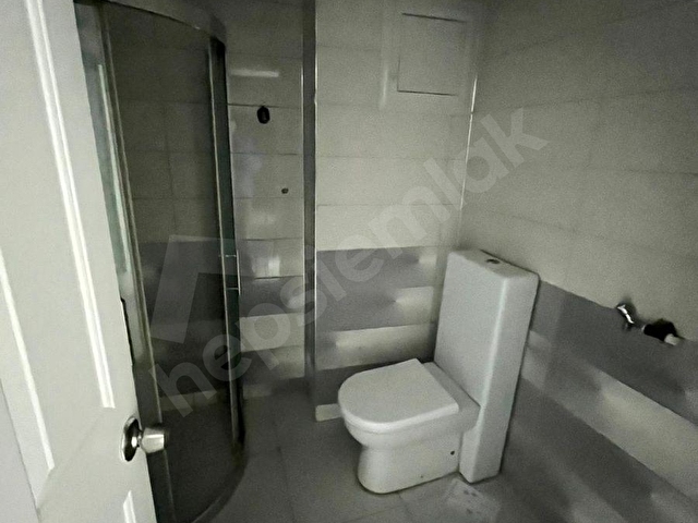 Mithatpaşa Caddesi Üzerinde 3+1 Asansörlü Ön Cephe Kiralık Daire - Görsel 24