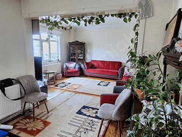 30 METRELİK YOLA CEPHELİ 3+1 SATILIK DAİRE