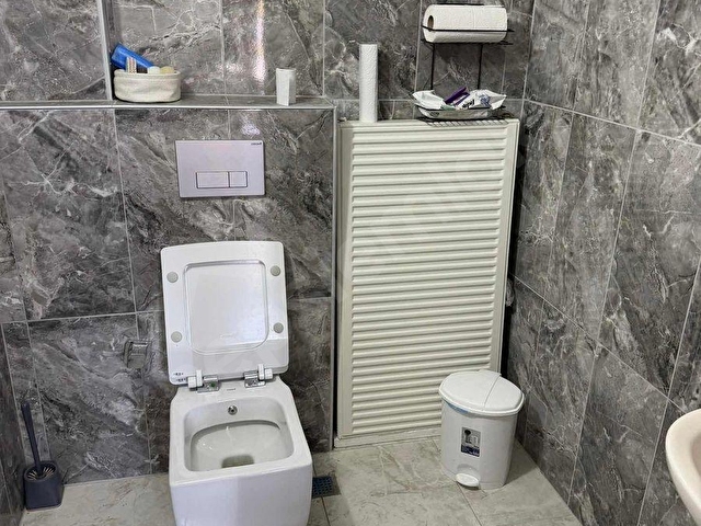 POLAT LİVE EMLAKTAN CADDE ÜSTÜ GENİŞ ASMA KATLI 90M2 KİRALIK - Görsel 11