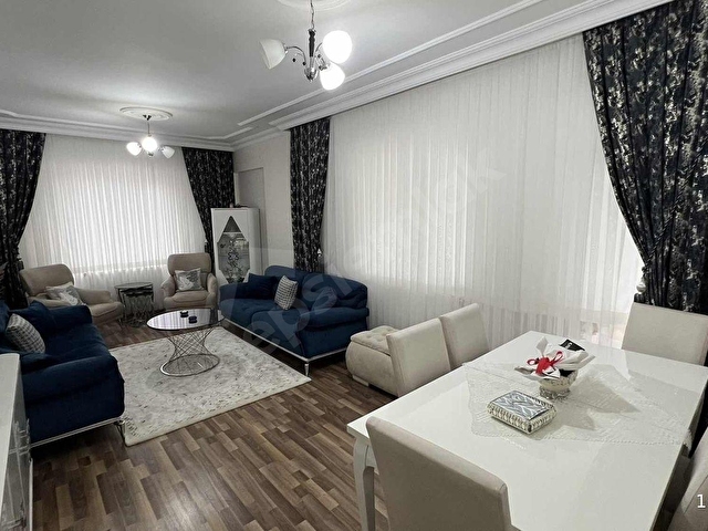ÖZ YAŞAMALIDAN GÜNEYKENTTE GENİŞ OTURUM 3+1 SATILIK DAİRE - Görsel 3