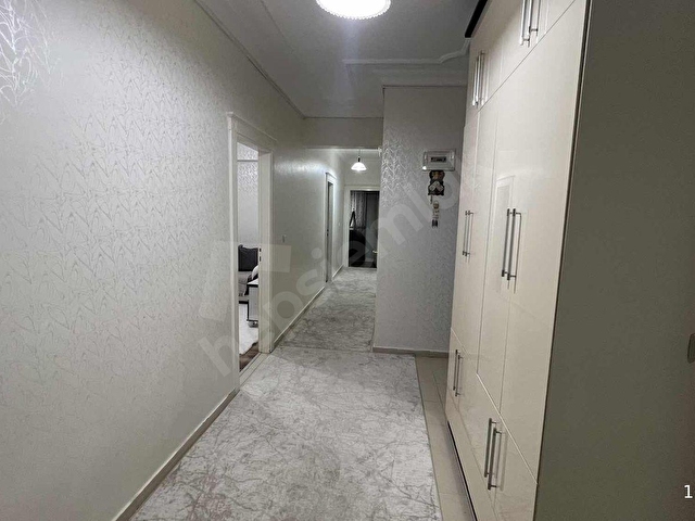 ÖZ YAŞAMALIDAN GÜNEYKENTTE GENİŞ OTURUM 3+1 SATILIK DAİRE - Görsel 2