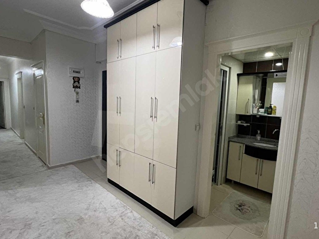 ÖZ YAŞAMALIDAN GÜNEYKENTTE GENİŞ OTURUM 3+1 SATILIK DAİRE