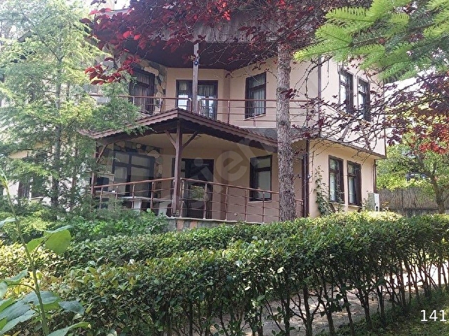 GÖL MANZARALI VİLLA SATILIK...