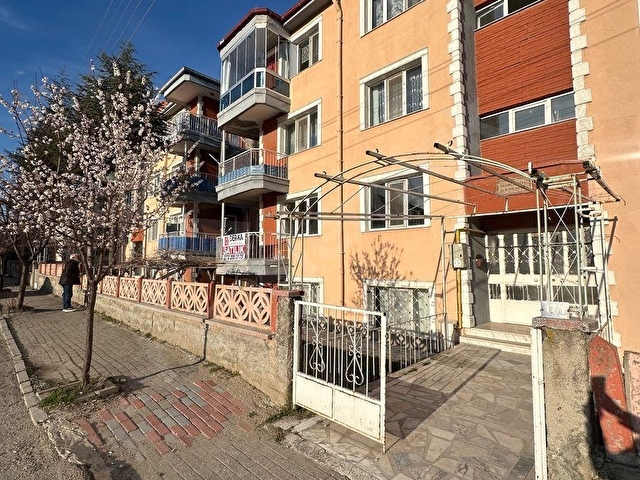 DERKA EMLAK DAN AFYON MAREŞAL FEVZİ ÇAKMAK MAH SATILIK 3+1 DAİRE - Görsel 2