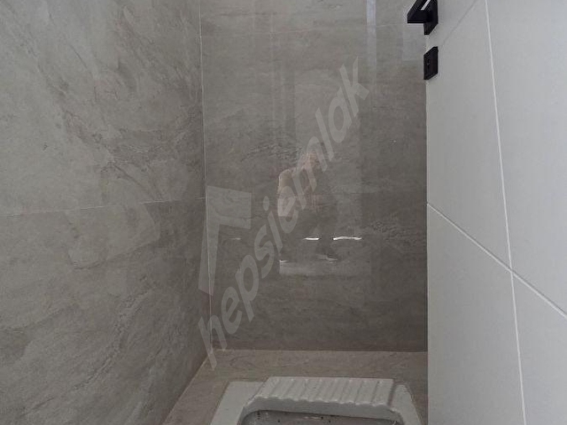 DEMİREL MAHALLESİNDE 1.KATTA ASANSÖRLÜ 2+1 90M² FIRSAT DAİRE - Görsel 9