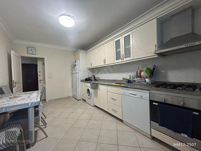 CİKCİLLİDE HAVUZLU SİTE İÇERİSİNDE 2+1 AYRI MUTFAK SATILIK DAİRE - Görsel 3