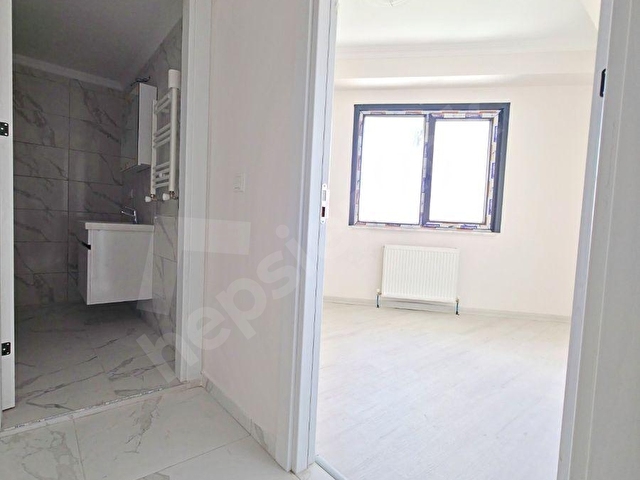 DİRECTTEN METROYA 7DK YÜRÜMEDE, SIFIR BİNADA, AYRI MUTFAK, GENİŞ KULLANIMLI, ÖN CEPHE FERAH ŞIK 1+1 - Görsel 17