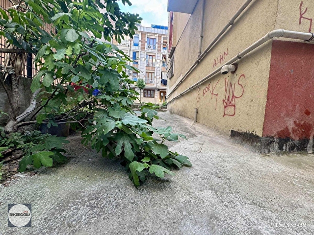BAHÇE KULLANIMLI BAKIMLI FERAH. METRO, GÜNEŞLİ MEYDAN 5DK YÜRÜME - Görsel 2