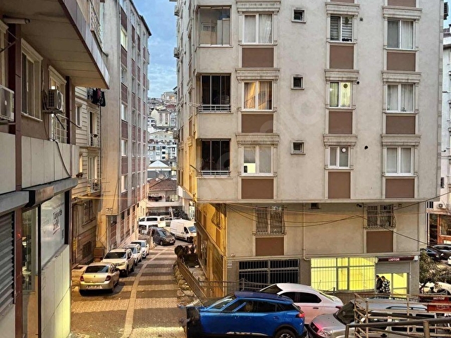 ÇAĞLAYANDA SATILIK 1+1 YATIRIMLIK DAİRE - Görsel 2