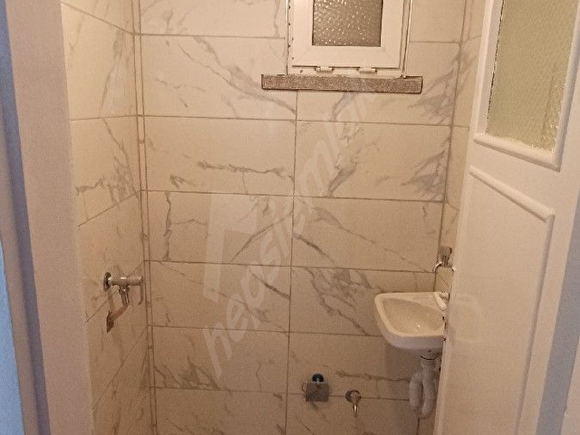 YÜKSELDEN DİKMEN SOKULLU NİMET CADDESİNDE KAT 2 DE PARK MANZARALI 3+1 KOMBİLİ. - Görsel 6